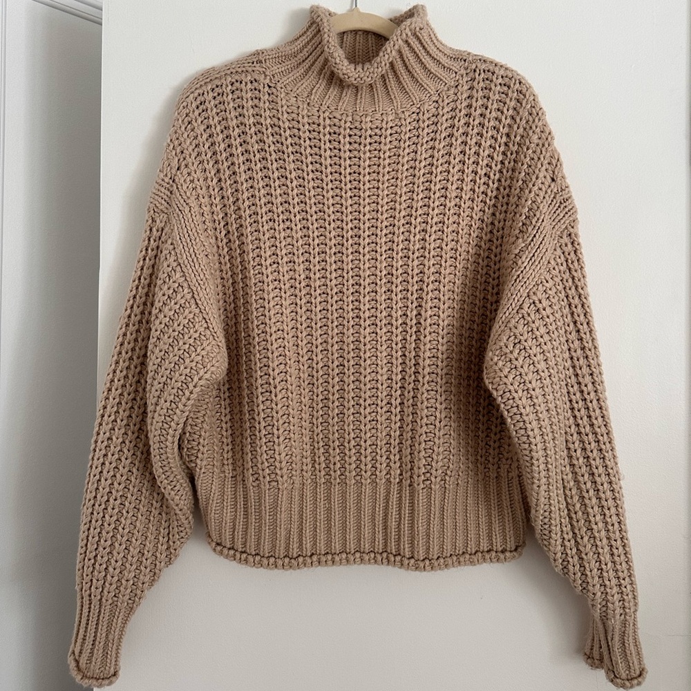 H&M Beige Knit Women's Turtleneck Sweater